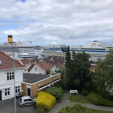 Lejlighed Olav Kyrres Gate 39 2 Etg 4 Soverom Ved Taket Av