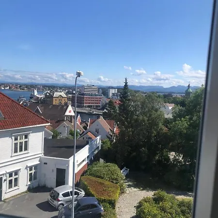 Apartment Olav Kyrres Gate 39 2 Etg 4 Soverom Ved Taket Av