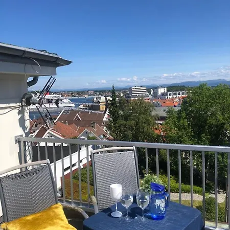 Olav Kyrres Gate 39 2 Etg 4 Soverom Ved Taket Av *