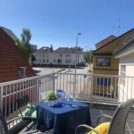 Olav Kyrres Gate 39 2 Etg 4 Soverom Ved Taket Av Stavanger